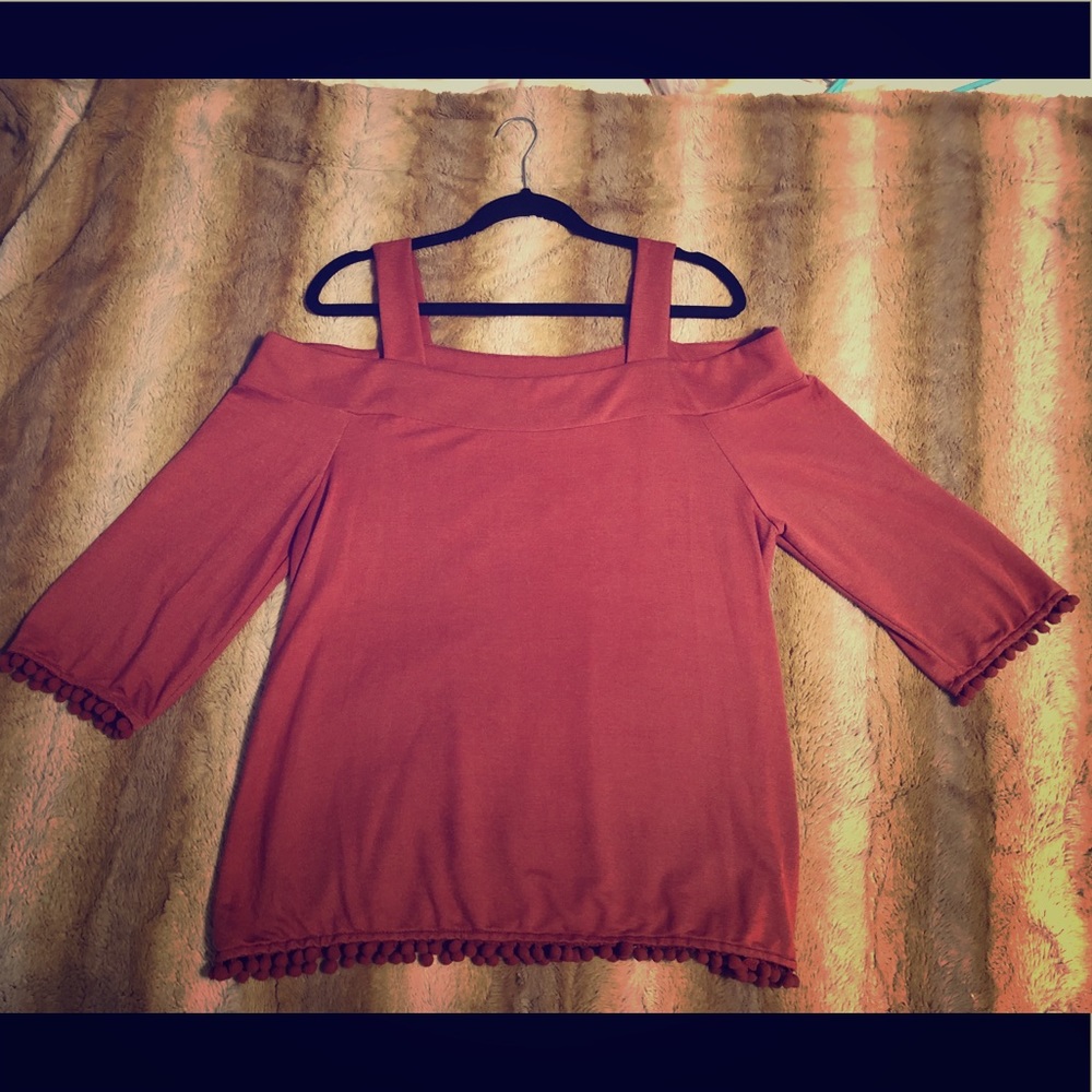 Off-the-shoulder top